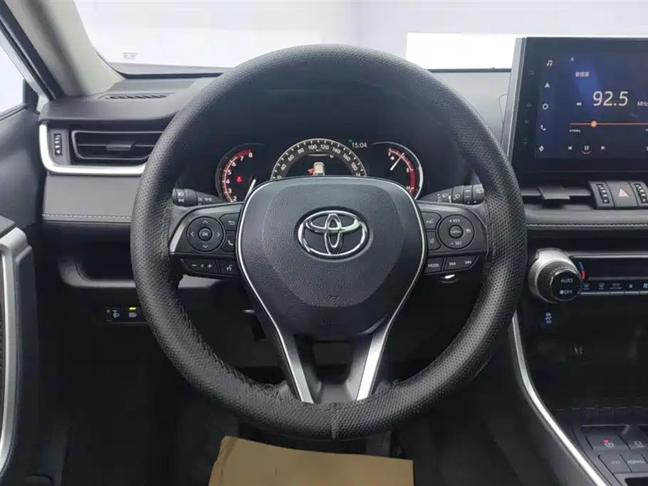 Toyota RAV4 2022 — фото 15