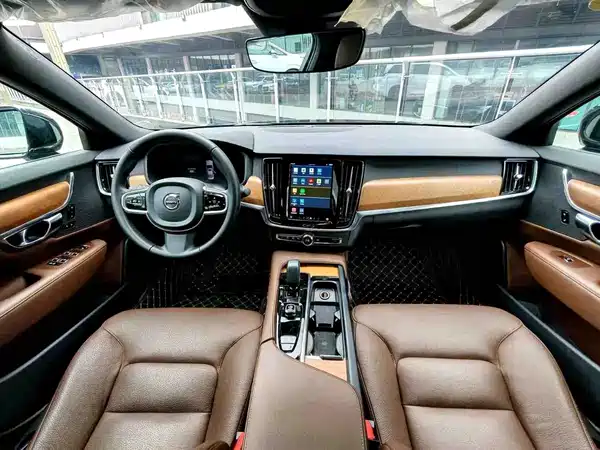 Volvo S90 2024