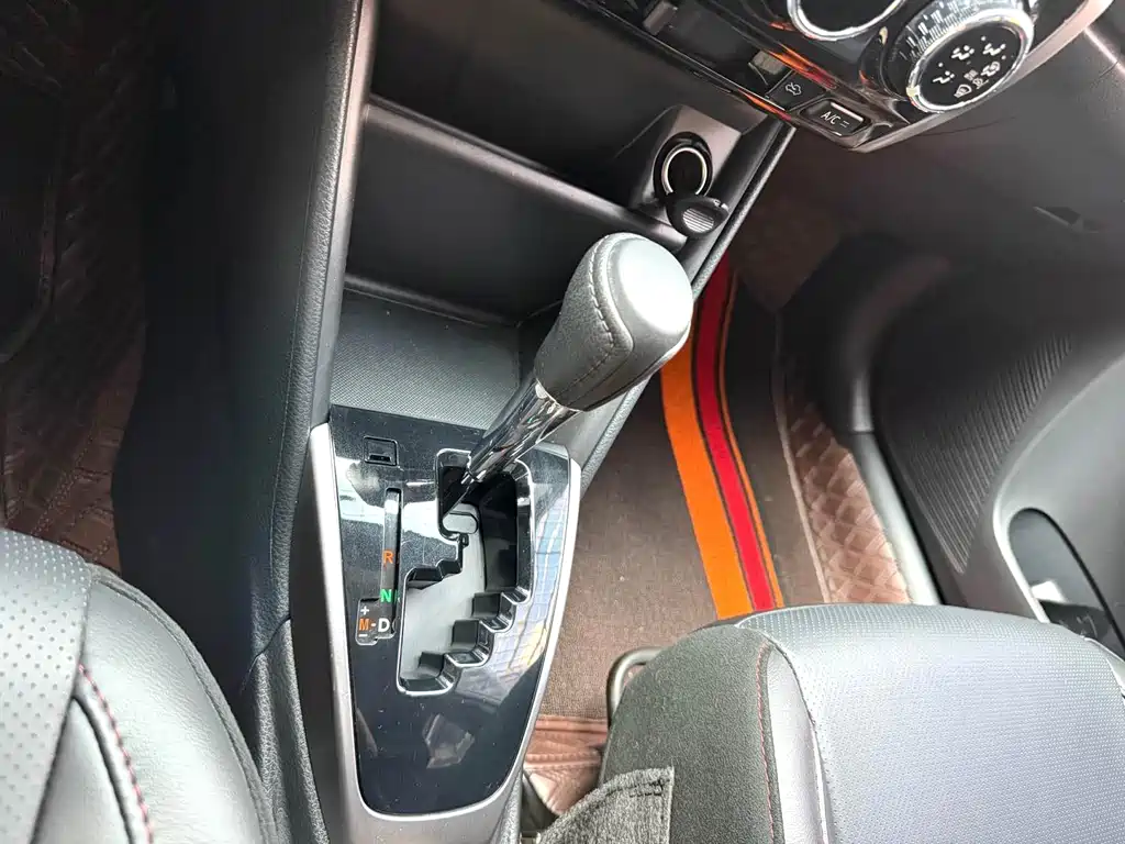 Toyota Yaris L 2022 — фото 8