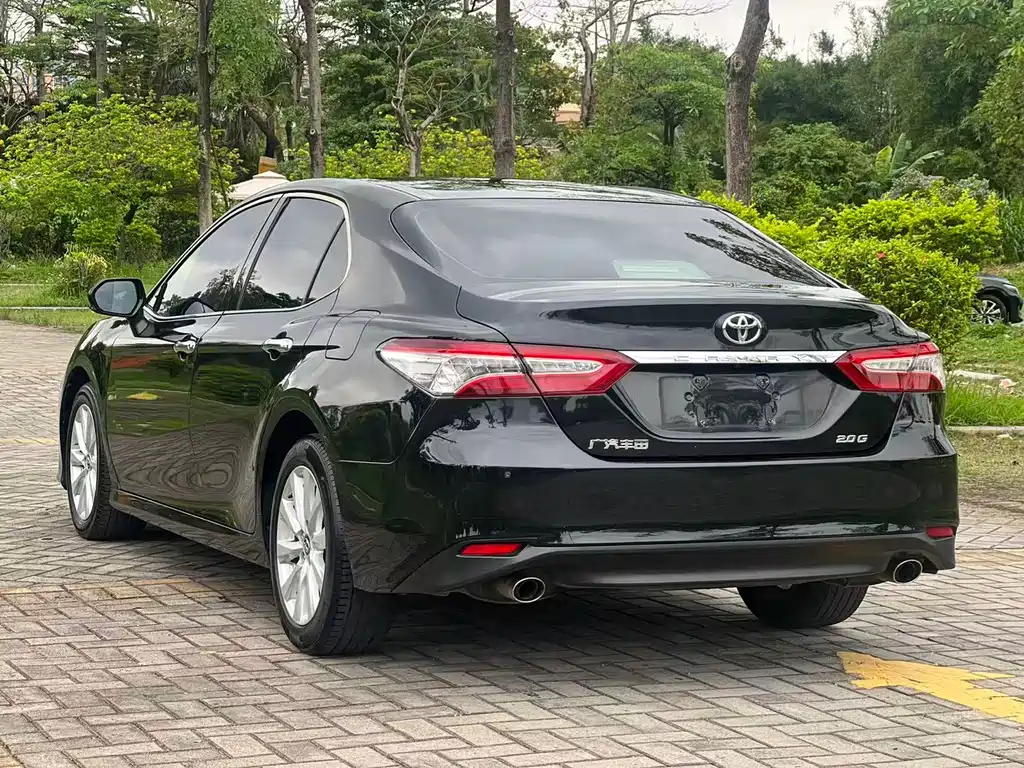 Toyota Camry 2019 — фото 16