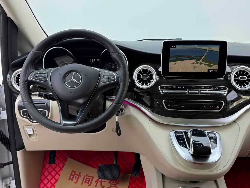 Mercedes-Benz V-Class 2020 — фото 14