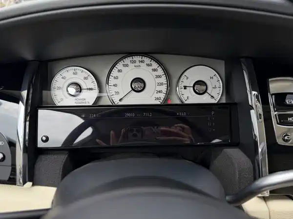 Rolls-Royce Ghost 2011
