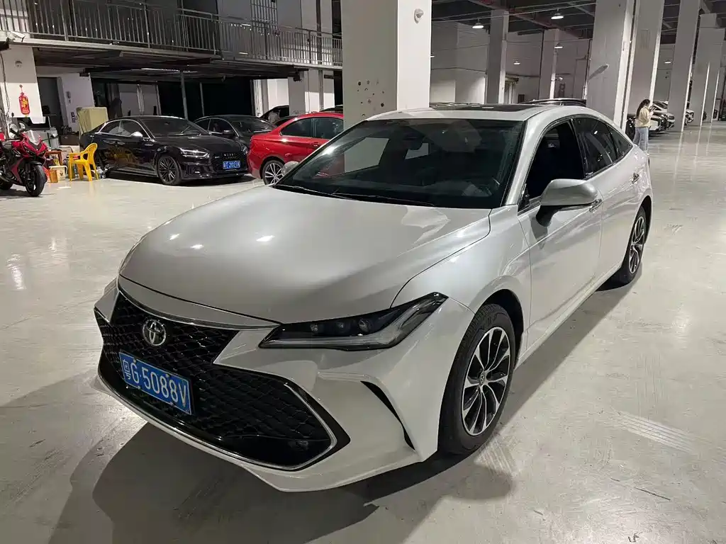 Toyota Avalon 2023 — фото 1