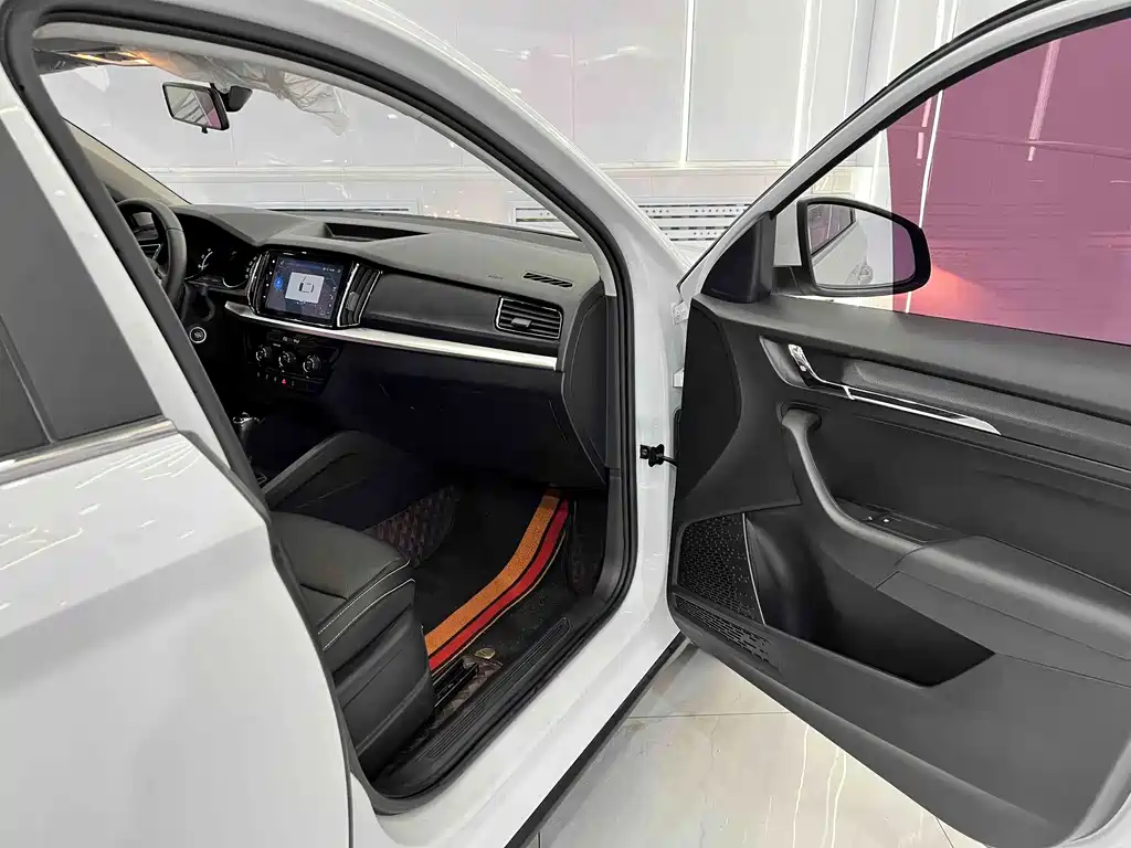 Skoda Kamiq 2023 — фото 17