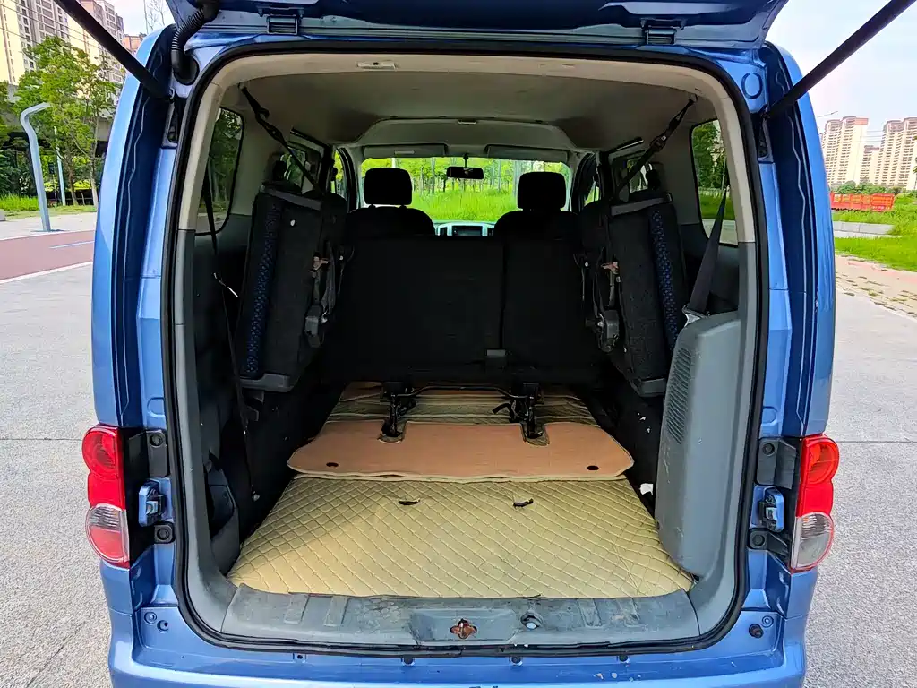Nissan NV200 2013 — фото 15