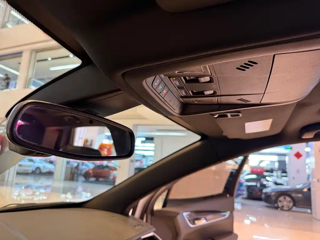 Cadillac XT5 2022 — фото 19