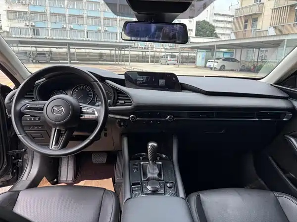 Mazda 3 Axela 2022