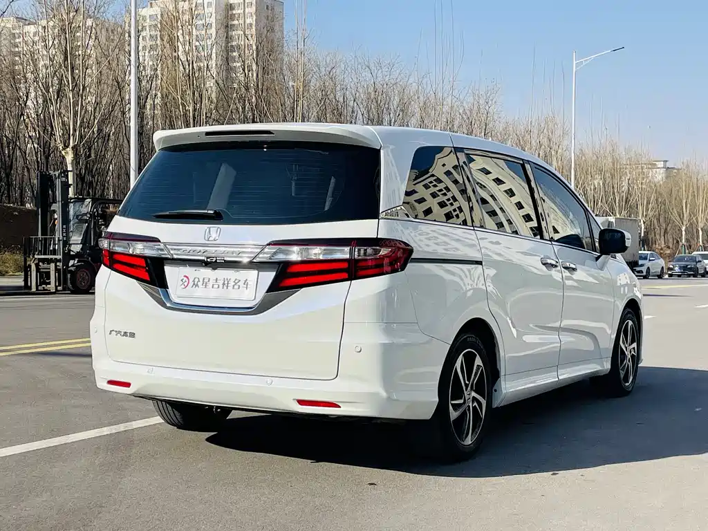Honda Odyssey 2018 — фото 18