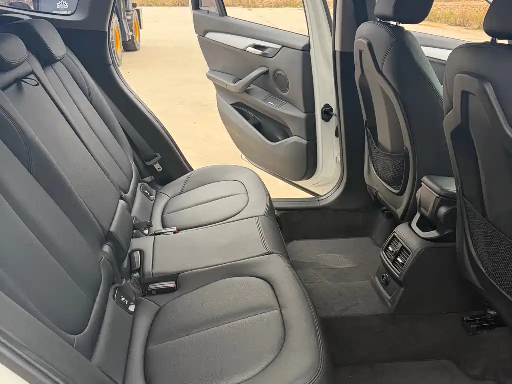 BMW X1 2017 — фото 12