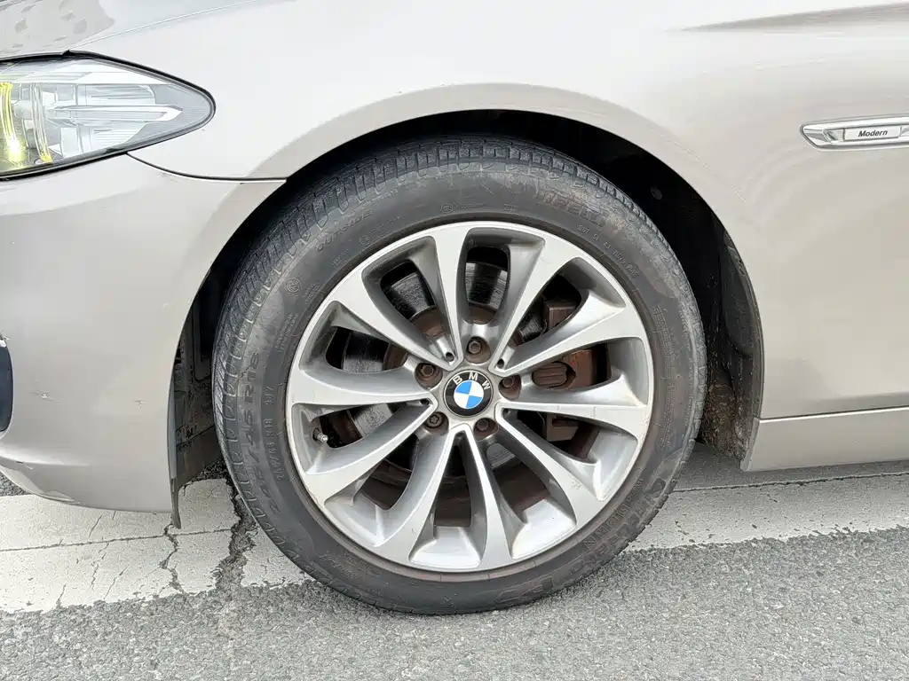 BMW 5 Series 2013 — фото 14
