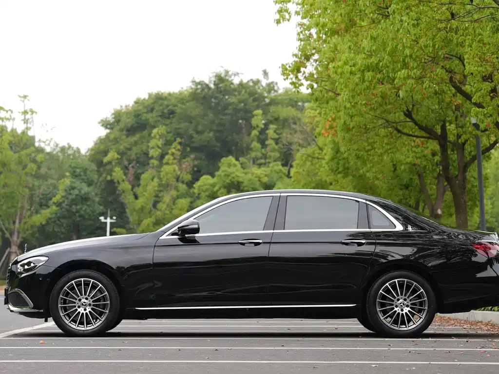Mercedes-Benz E-Class 2023 — фото 6