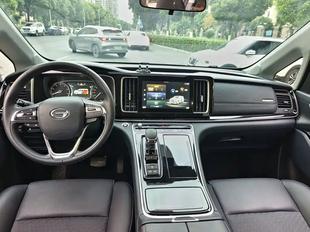 GAC Motor Trumpchi M8 2022 — фото 12