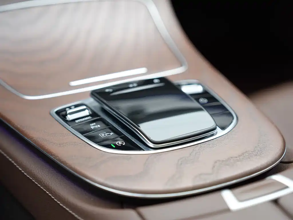 Mercedes-Benz E-Class 2023 — фото 17