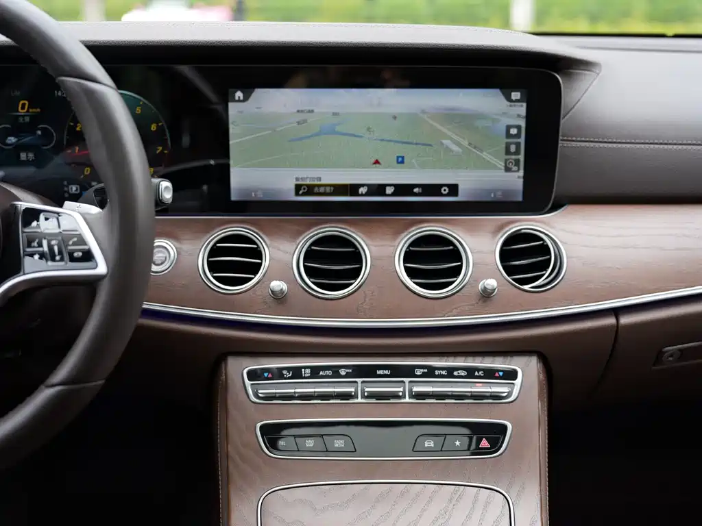 Mercedes-Benz E-Class 2023 — фото 15