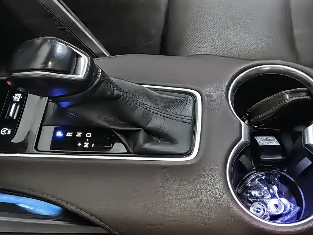 Toyota Harrier 2022 — фото 12