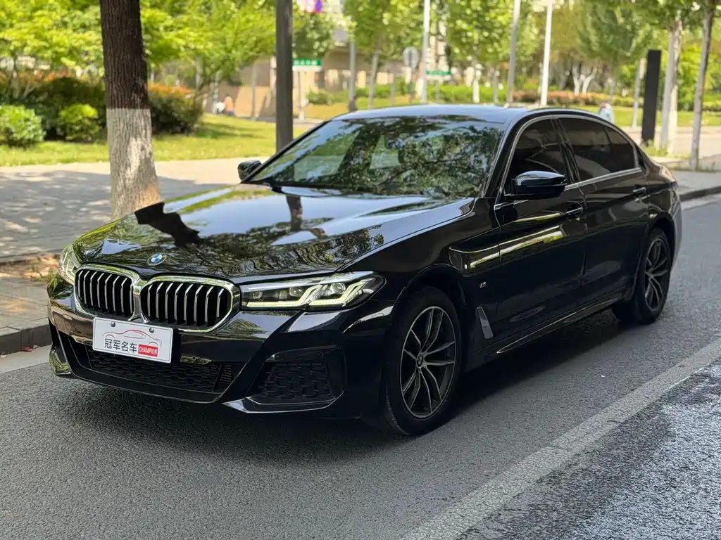 BMW 5 Series 2022 — фото 1