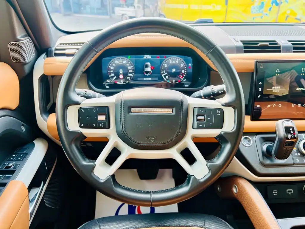 Land Rover Defender 2023 — фото 10