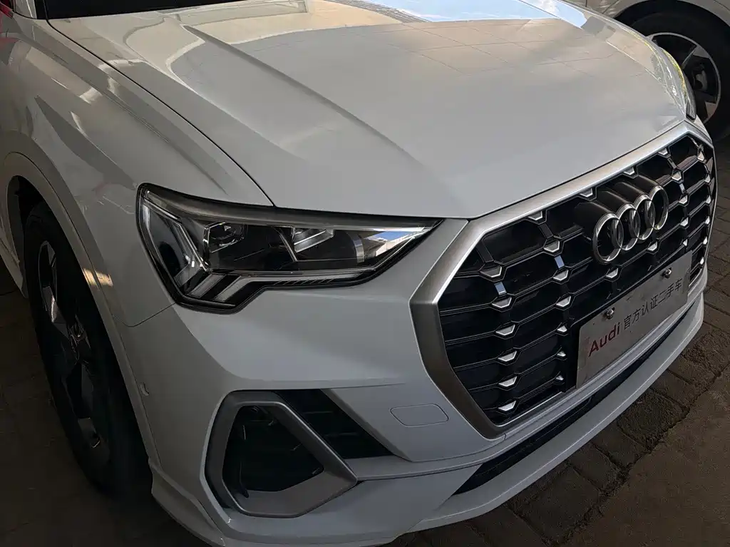 Audi Q3 2023 — фото 12
