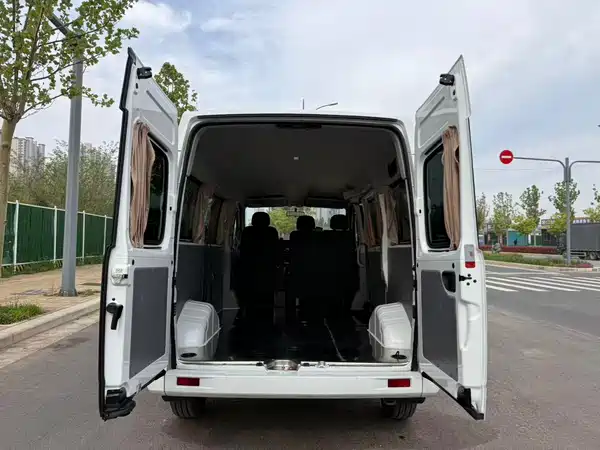 Maxus V80 2024