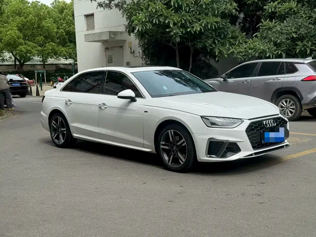 Audi A4L 2021
