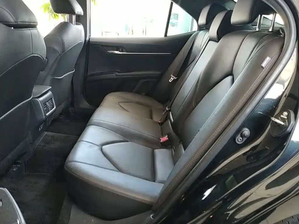 Toyota Camry 2023 — фото 17