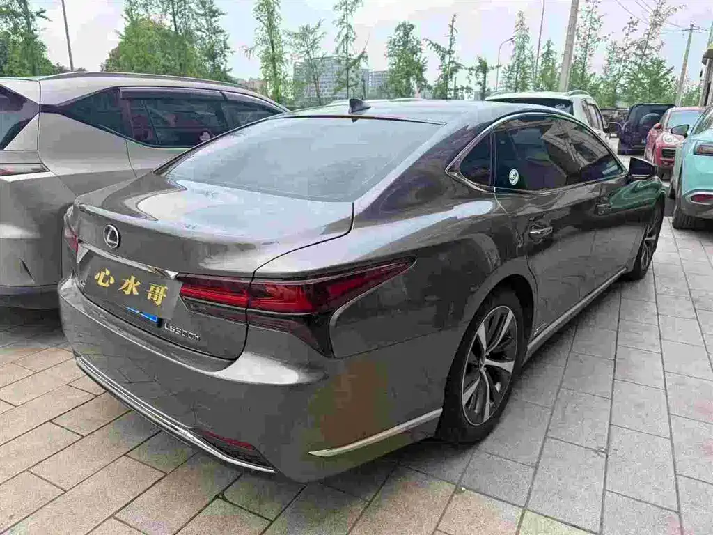 Lexus LS 2021 — фото 2