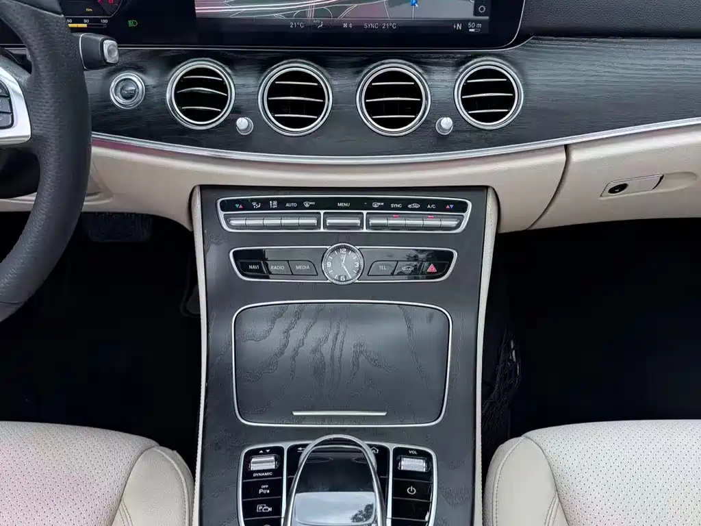 Mercedes-Benz E-Class 2018 — фото 12