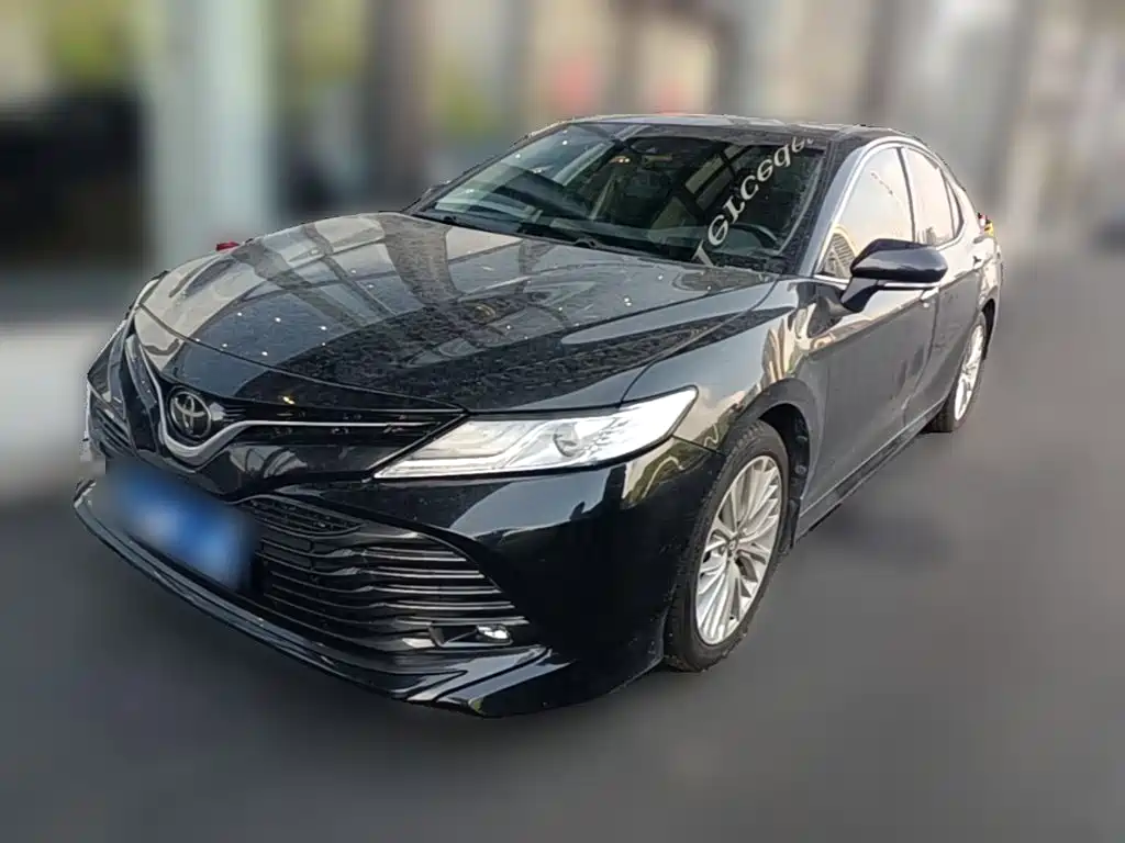Toyota Camry 2018 — фото 2