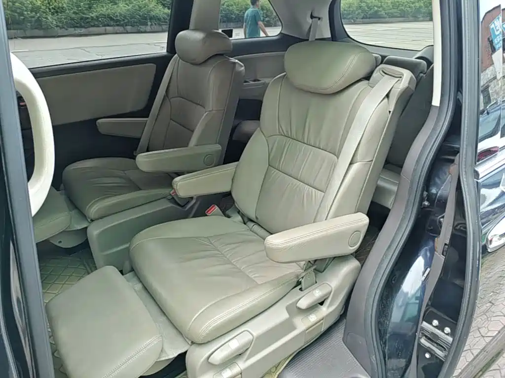 Honda Odyssey 2016 — фото 17