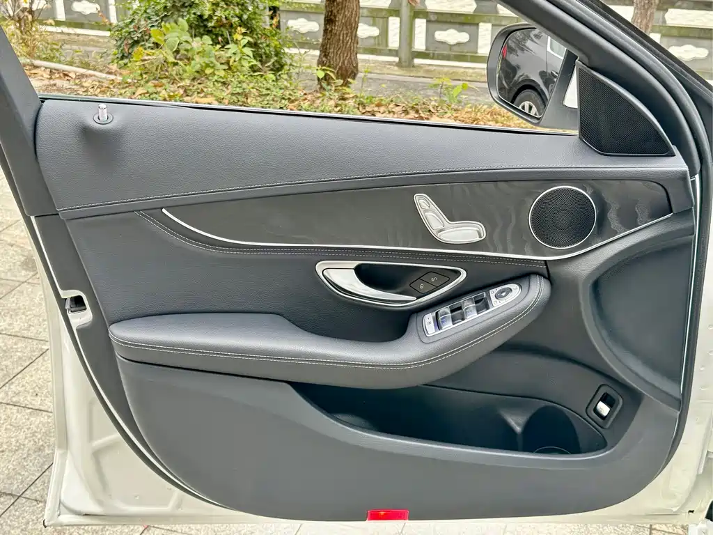 Mercedes-Benz C-Class 2018 — фото 9