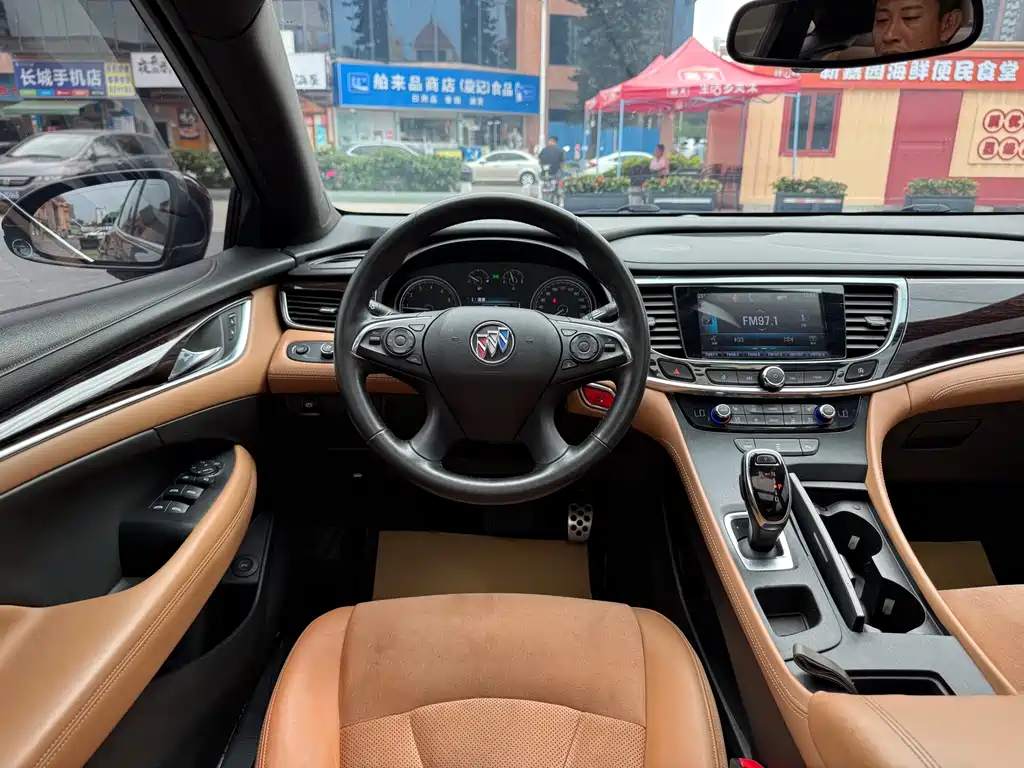 Buick LaCrosse 2017 — фото 17