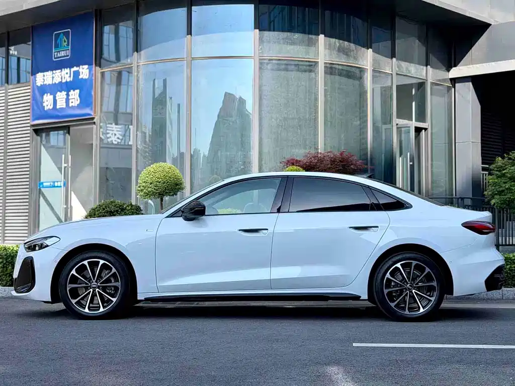 Audi A5L 2025 — фото 4