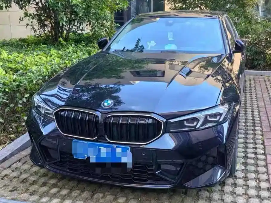 BMW 3 Series 2024 — фото 1