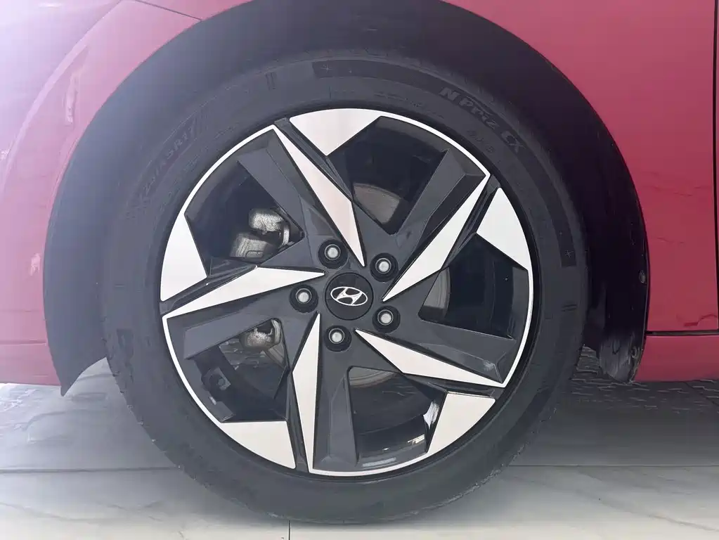 Hyundai Elantra 2022 — фото 19
