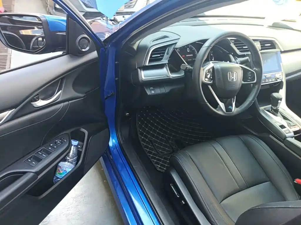 Honda Civic 2018 — фото 16