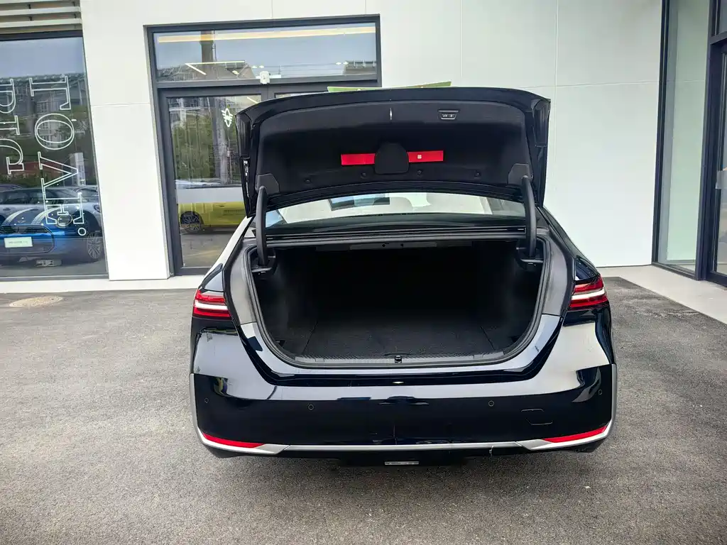 BMW i5 2025 — фото 8