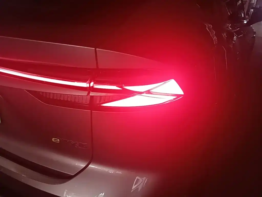 Roewe RX5 New Energy 2023 — фото 8