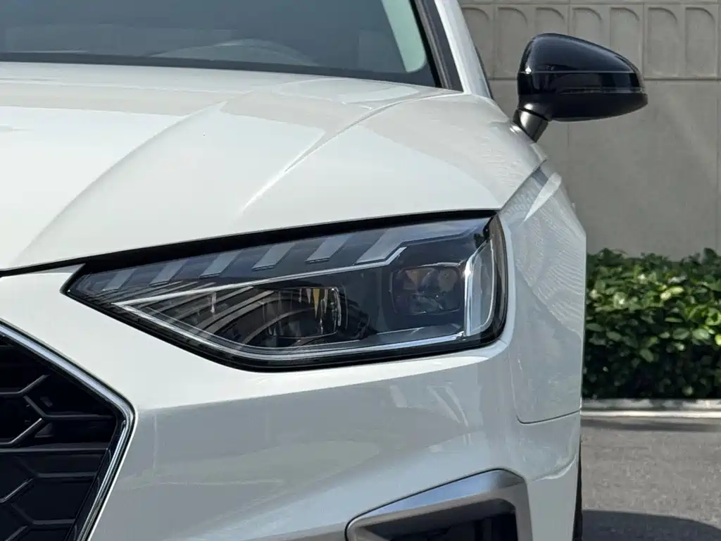 Audi A4L 2021 — фото 7
