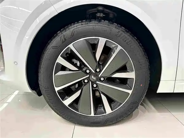 Li Auto L6 2026