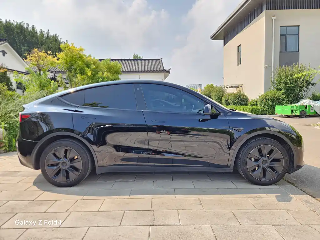 Tesla Model Y 2023 — фото 4