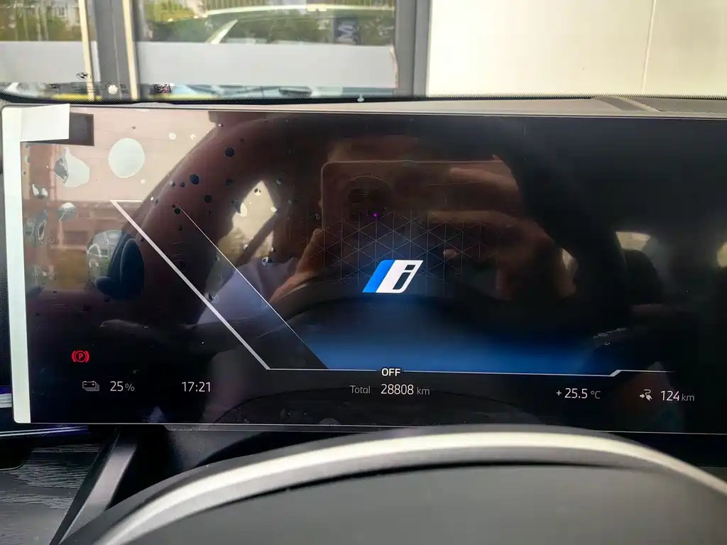 BMW i5 2025 — фото 12