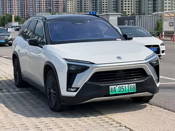 NIO ES8 2021
