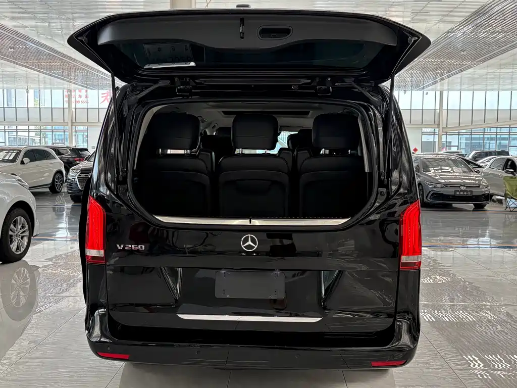 Mercedes-Benz V-Class 2022 — фото 8