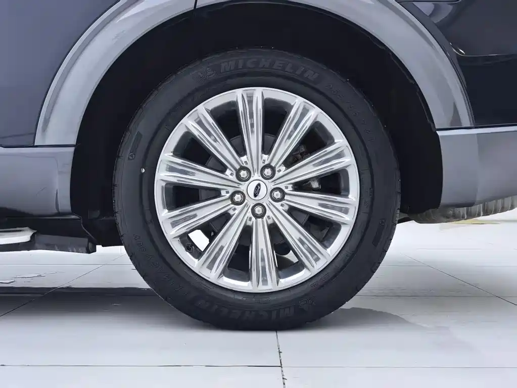 Ford Explorer 2020 — фото 25