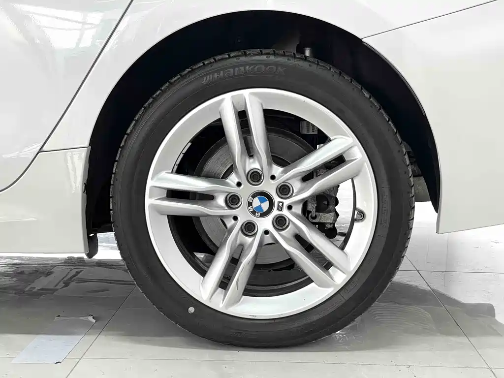 BMW 1 Series 2023 — фото 15
