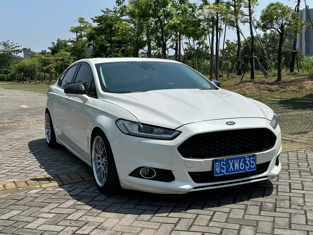Ford Mondeo 2013 — фото 3