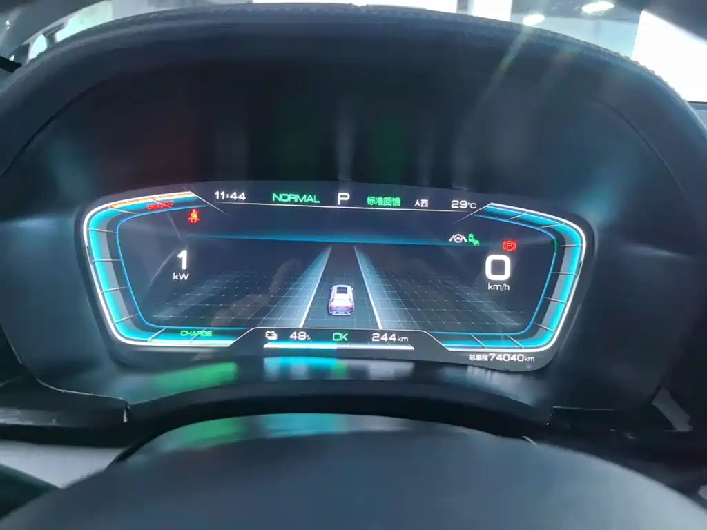 BYD Song PLUS New Energy 2023 — фото 12