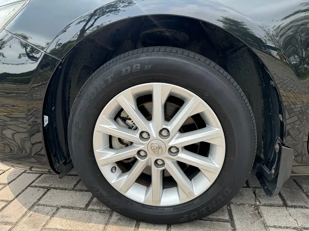 Toyota Camry 2017 — фото 18