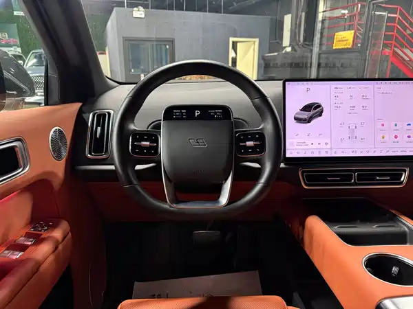 Li Auto L8 2025