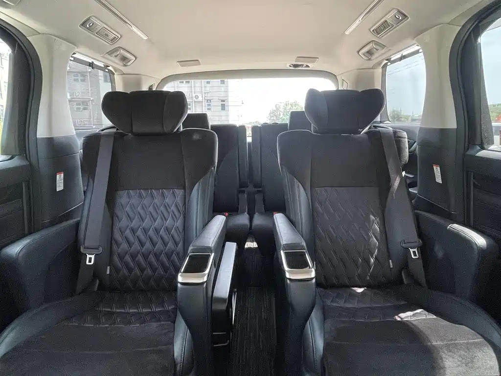 Toyota Alphard 2016 — фото 11